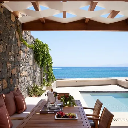 Peninsula Luxury Resort, Six Senses Station touristique
