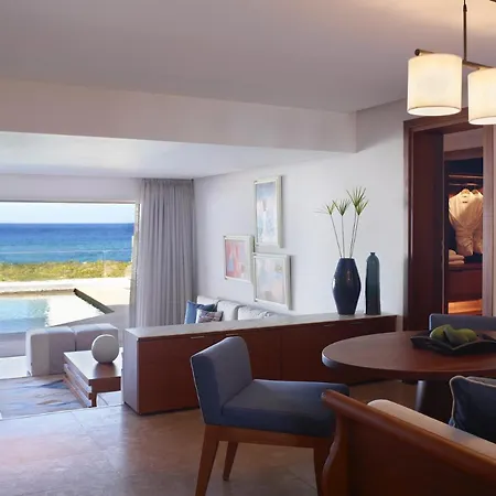 Peninsula Luxury Resort, Six Senses