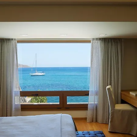 Resort Peninsula Luxury Resort, Six Senses