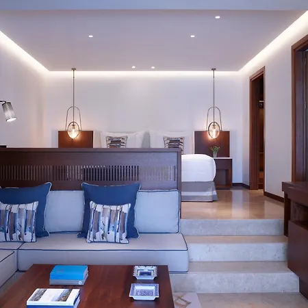 Resort Peninsula Luxury Resort, Six Senses